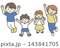ジャンプして喜ぶ4人家族 親子 子ども 男女のカラーイラスト 143841705