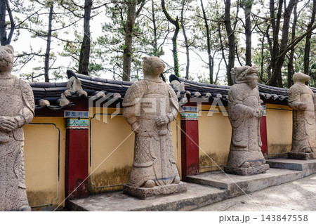 釜山・海東龍宮寺、海辺の名刹を守る十二支の石像 釜山・海東龍宮寺、海辺の名刹を守る十二支の石像 143847558