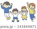 ジャンプして喜ぶ4人家族 親子 子ども 男女のカラーイラスト 　長袖 143849871