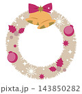 アイボリーとピンクのかわいいクリスマスリース 143850282
