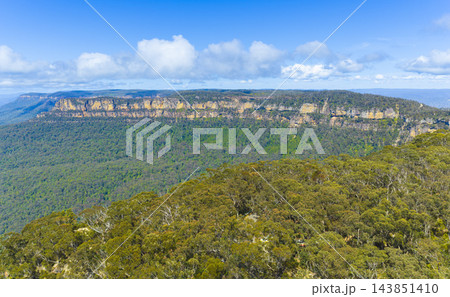 Large sandstone rock escarpments in the Jamison Valley near Katoomba Large sandstone rock escarpments in the Jamison Valley near Katoomba 143851410