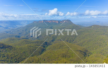 Large sandstone rock escarpments in the Jamison Valley near Katoomba Large sandstone rock escarpments in the Jamison Valley near Katoomba 143851411