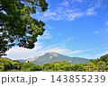 三島池から望む夏の伊吹山と青空1 143855239