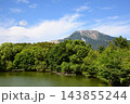 三島池から望む夏の伊吹山と青空6 143855244
