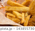 食べ応えのある太切りフライドポテト 143855730