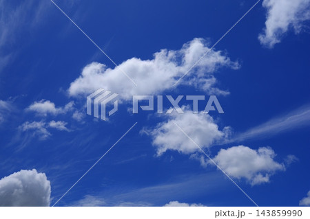 爽やかな青空と太陽 143859990