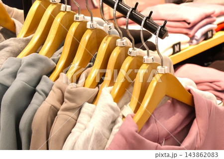 アパレルショップ・衣料品・洋服屋イメージ 143862083