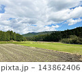 雲に覆われた田園 143862406