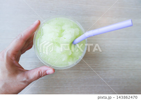fruit juice or apple juice , apple smoothie or fruit smoothie or green apple smoothie 143862470