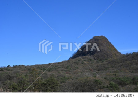 青空と色好き始めた相馬山 青空と色好き始めた相馬山 143863807
