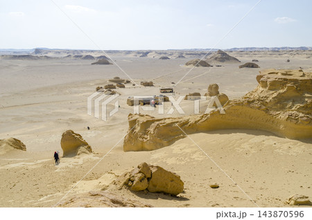 Desert 143870596