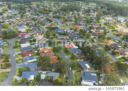Aerial view of residential housing in the suburb of Glenmore Park 143875961