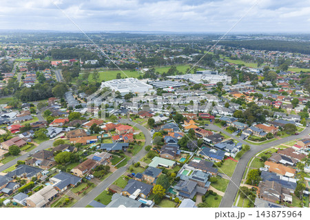 Aerial view of residential housing in the suburb of Glenmore Park 143875964