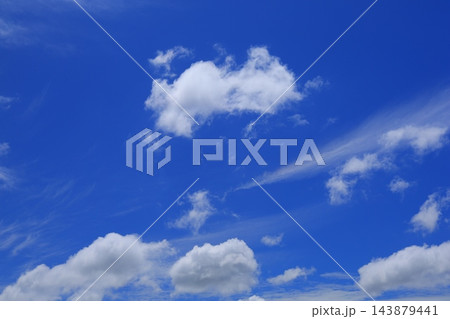 青空に浮かぶ雲 青空に浮かぶ雲 143879441