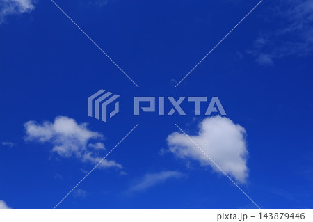 青空に浮かぶ雲 青空に浮かぶ雲 143879446