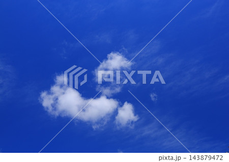 青空に浮かぶ雲 青空に浮かぶ雲 143879472