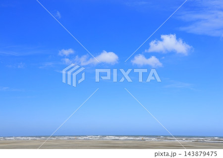 青空に浮かぶ雲 青空に浮かぶ雲 143879475