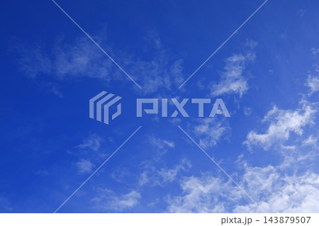 青空に浮かぶ雲 143879507