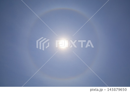 太陽に向かって伸びるハロ 太陽に向かって伸びるハロ 143879650