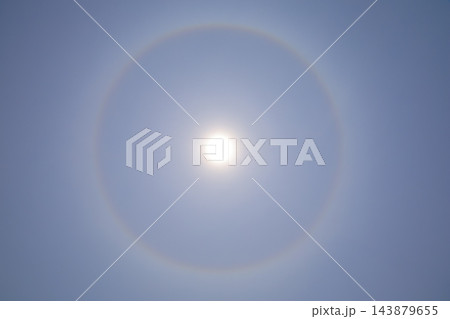 太陽に向かって伸びるハロ 太陽に向かって伸びるハロ 143879655
