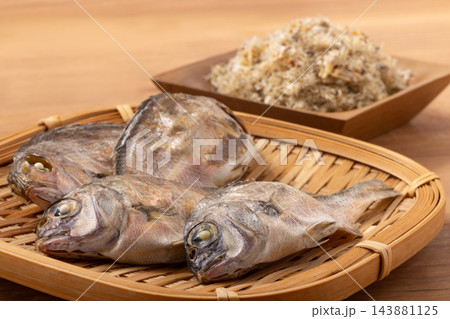 ［高知県産］鯛　煮干し　粉末 143881125