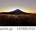 国道から見る富士山 143881910
