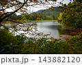 秋の蔵王スキー場にある鴫の谷地沼の寂しい風景 143882120