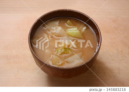 キャベツの味噌汁 キャベツの味噌汁 143883218