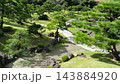 日本の伝統美を感じる旧芝離宮恩賜庭園の回遊式庭園 143884920