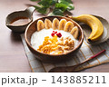 バナナとヨーグルトの朝食イメージ 143885211