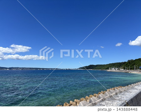 沖縄の海と空 143888448