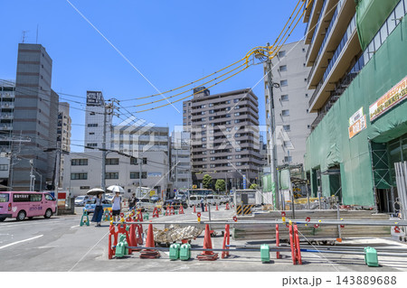 横浜市港北区 新綱島駅前の建設工事と周辺の街並み 143889688