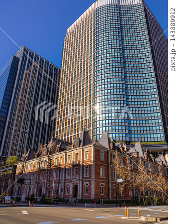 東京丸の内の歴史的建造物 143889912