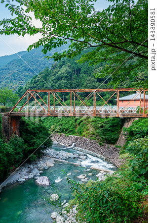 《愛媛県》鉱夫が坑内電車で渡っていた「四通橋」 《愛媛県》鉱夫が坑内電車で渡っていた「四通橋」 143890581