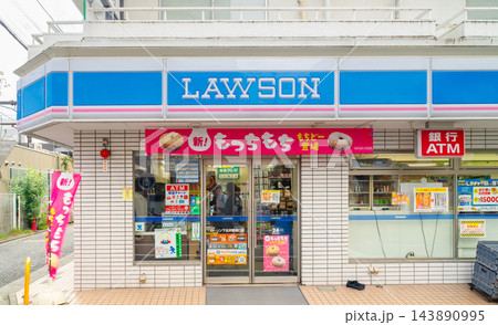 東京・下北沢駅前　ローソン 143890995