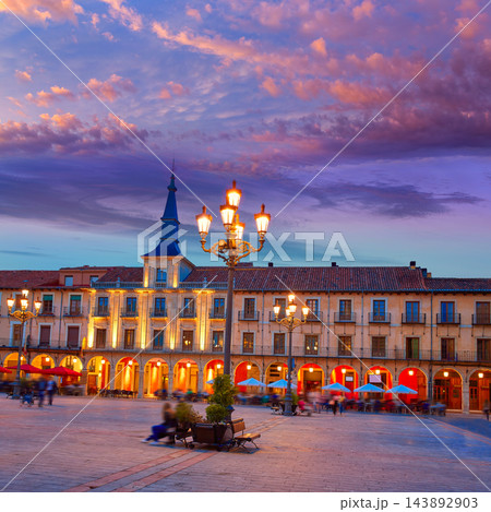 Leon Plaza Mayor in Way of Saint James Castilla Leon Plaza Mayor in Way of Saint James Castilla 143892903
