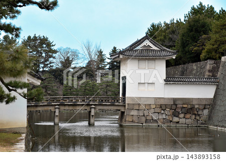 二条城　内堀と西橋 143893158