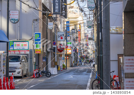 大阪ミナミ 朝の宗右衛門町 玉屋町 大阪ミナミ 朝の宗右衛門町 玉屋町 143893854