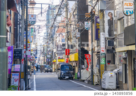 大阪ミナミ　朝の宗右衛門町 143893856