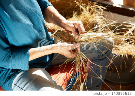 Esparto halfah grass crafts craftsman hands Esparto halfah grass crafts craftsman hands 143895613