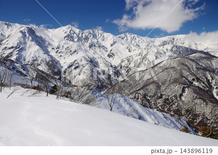 八方尾根から望む白馬の峰々 八方尾根から望む白馬の峰々 143896119