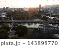 夕日が黄金色に染める、原爆ドームと元安川の美しい夕景 143898770