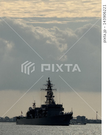 小松島港に入港中の護衛艦 小松島港に入港中の護衛艦 143906221