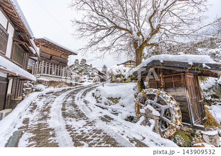 冬の妻籠宿 雪景色 冬の妻籠宿 雪景色 143909532