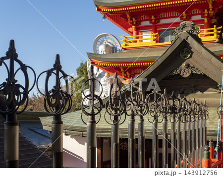 錫杖が並ぶ朝護孫子寺の風景 錫杖が並ぶ朝護孫子寺の風景 143912756