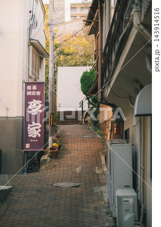 [有馬温泉]朝日の光が優しく包み込む！関西を代表する有名温泉街の風景 143914516