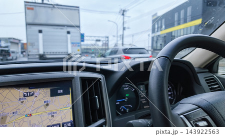 自動車の運転席から見たのイメージ 自動車の運転席から見たのイメージ 143922563