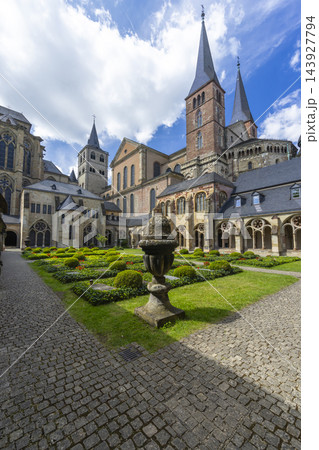 Trier Cathedral cloister courtyard and formal garden in Germany Trier Cathedral cloister courtyard and formal garden in Germany 143927794