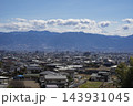 山梨県甲斐市と甲府市の街並みと富士山 143931045