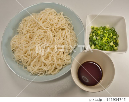 そうめんセット、手料理、妻の手料理、家庭の味、我が家の味、愛情料理、夕食、晩御飯、家庭の食卓 143934745
